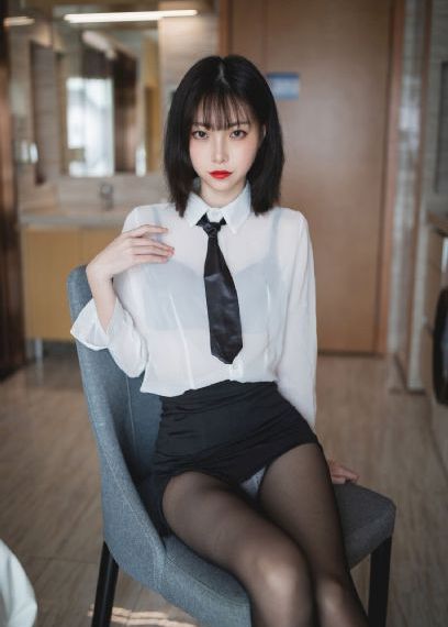 老婆运动时接听老公电话
