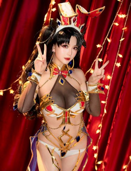 不系纽扣的女孩